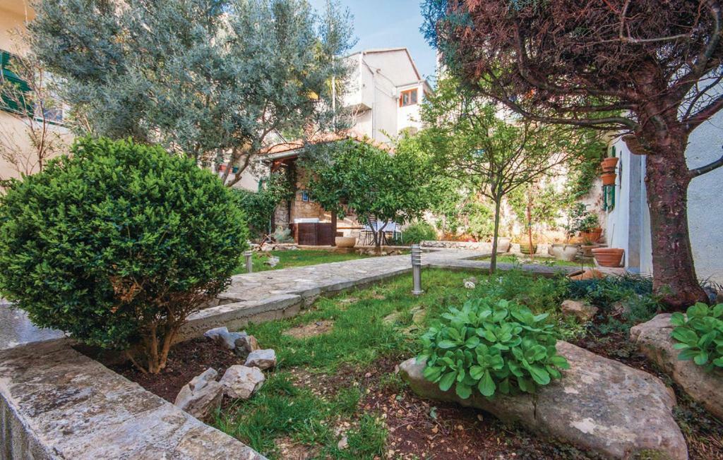 שיבניק Apartman Zita מראה חיצוני תמונה